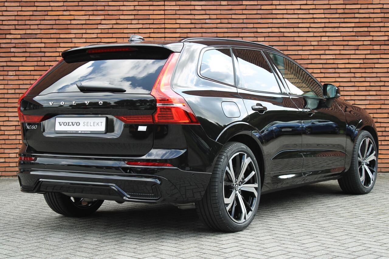 Volvo XC60 T8 Plug-in hybrid AWD Ultra Dark | | Nieuwe auto | Luchtvering | Trekhaak Semi-Elektrisch | Panoramisch schuif- /kanteldak | 21" inch lichtmetalen velgen | Head-Up Display | 360 graden camera | Harman/Kardon Audiosysteem | Extra getint glas | Elektrisch v