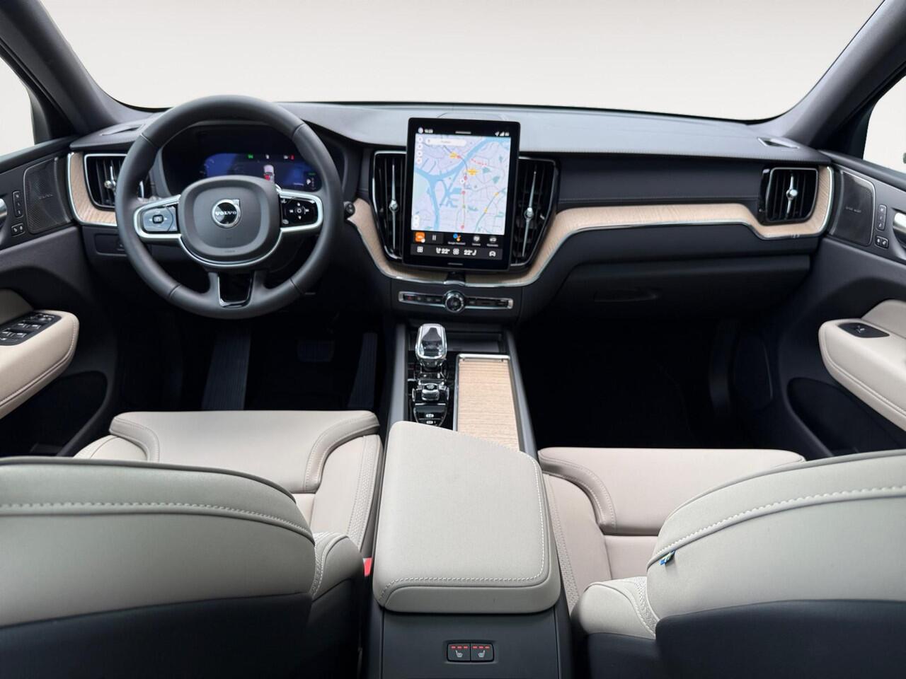 Volvo XC60 2.0 T6 Plug-in hybrid AWD Ultra Bright | Luchtvering | Cardamom Interieur | Harman/Kardon Audio | Panoramadak |