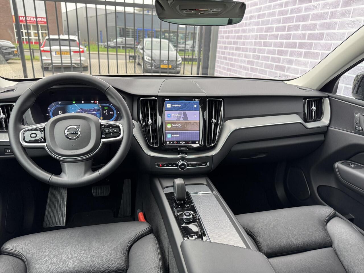 Volvo XC60 2.0 T6 Plug-in hybrid AWD Plus Dark | Trekhaak | 360 Camera | Schuif-/Kanteldak | Stoel-/Stuurverwarming | Adaptive Cruise Control | Elektrisch Verstelbare Voorstoelen