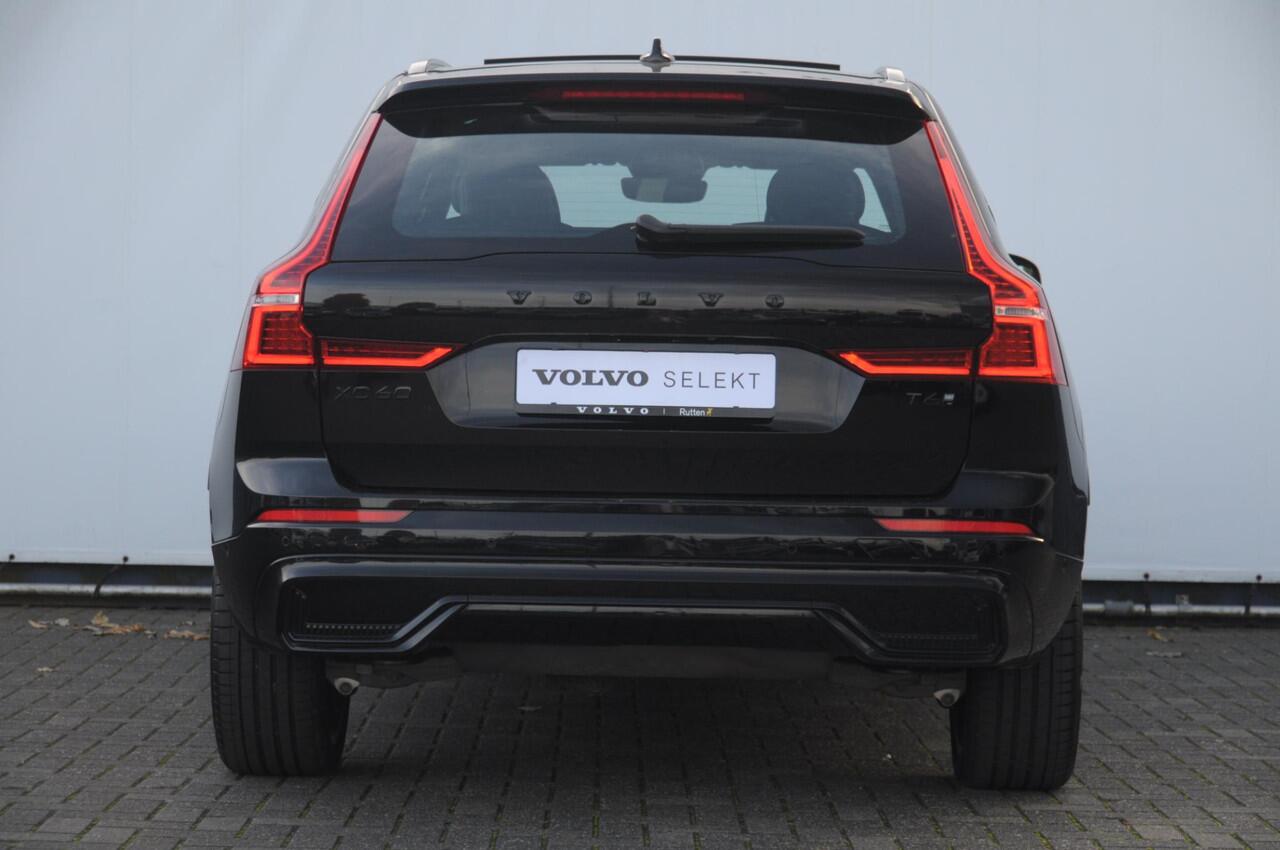 Volvo XC60 T6 350PK Automaat AWD Plus Black Edition / Trekhaak / Panoramadak / BLIS / Adaptieve cruise control / Keyless entry / Stoel - en stuurwielverwarming / elektrische stoelen met geheugen / Parkeersensoren met 360 camera / Elektrische achterklep