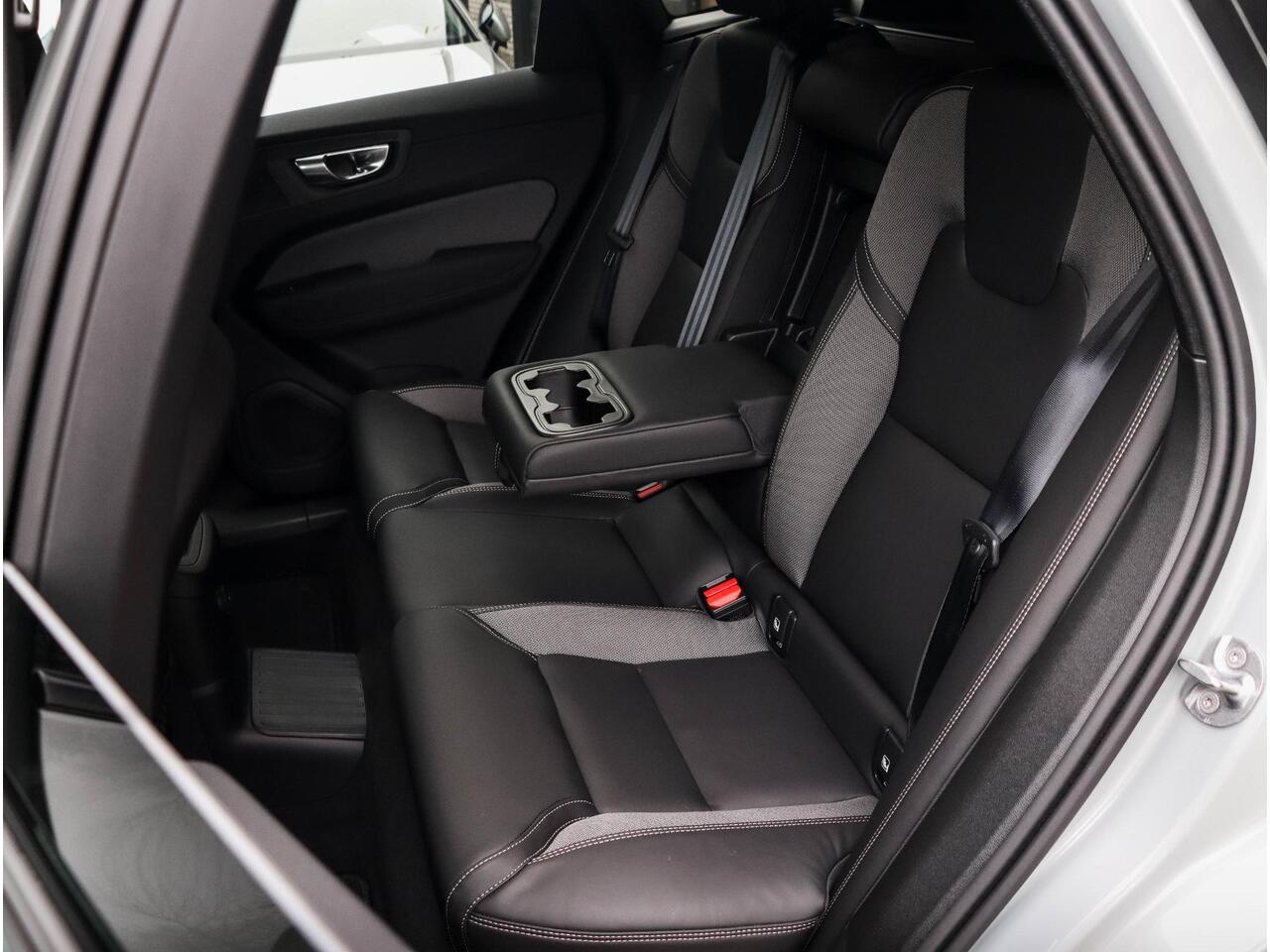 Volvo XC60 T6 AWD Plus Dark MY2026 360 | 21 inch | Harman Kardon