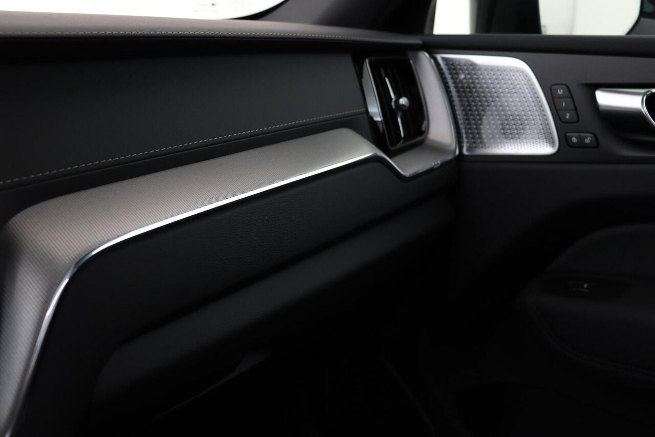 Volvo XC60 II T6 PLUG-IN HYBRID AWD ULTRA BLACK EDITION -PANO.DAK|BOWERS&WILKINS|LUCHTVERING|TREKHAAK|360°CAM|PRIVACY.GLAS|21" *NW.PRIJS ¤83,119,-*