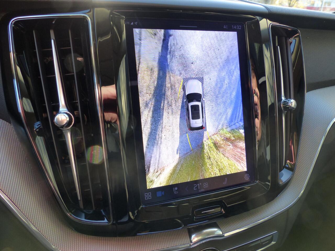 Volvo XC60 T6 Plug-in hybrid AWD Plus Dark