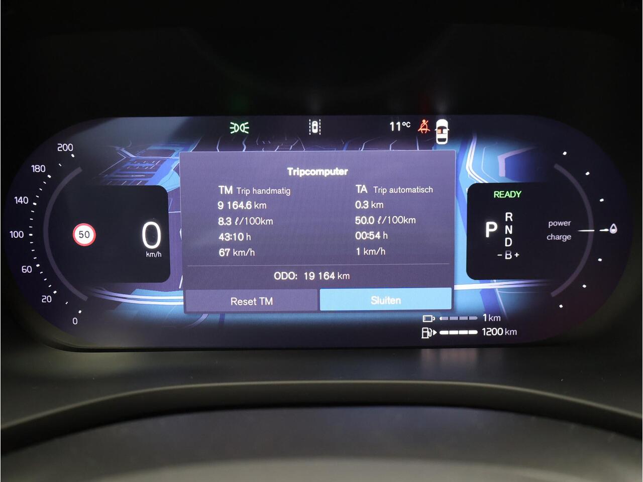 Volvo XC60 2.0 T6 Plug-in hybrid AWD Ultra Dark / Facelift / Trekhaak / Head up displ. / 360 camera / Pan. dak / Stoel+stuur+achterbankverwarming