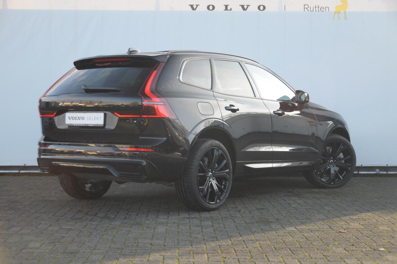Volvo XC60 T6 350PK Automaat AWD Plus Black Edition / Adaptieve cruise control / BLIS / Panoramadak / Stoel - en stuurverwarming / Keyless entry / Elektrische stoelen / Parkeersensoren met 360 camera