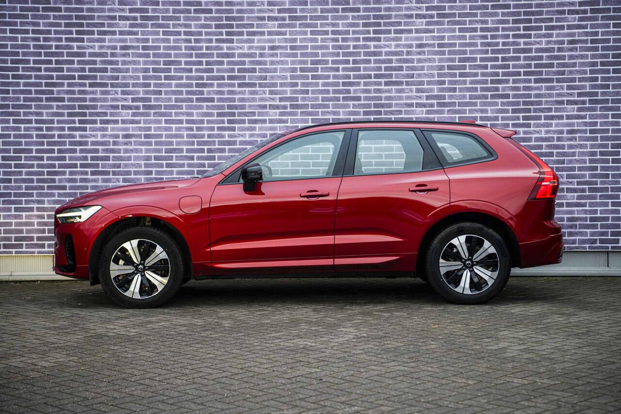 Volvo XC60 2.0 T6 Plug-in hybrid AWD Plus Dark | Adaptieve cruise control | 360° camera | Trekhaak | Stoel- en stuurverwarming | Dode hoek detectie BLIS | Panorama dak | All season banden | Google Auto |