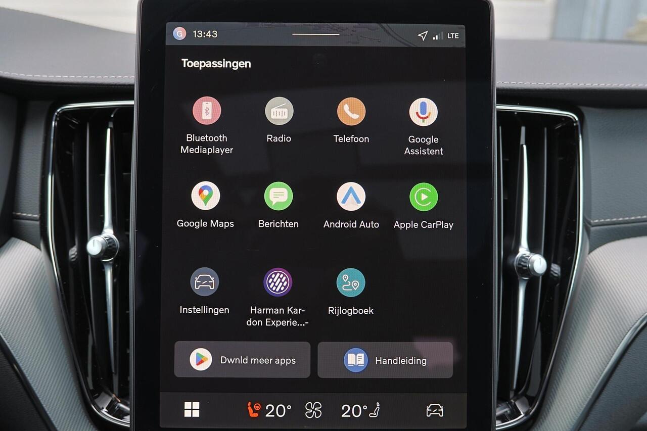 Volvo XC60 T6 Recharge AWD Ultra Black Edition - Panorama/schuifdak - IntelliSafe Assist & Surround - 360º Camera - Harman/Kardon audio - Adaptieve LED koplampen - Verwarmde voorstoelen, stuur & achterbank - Parkeersensoren voor & achter - Elektr. bedienb. voorstoel