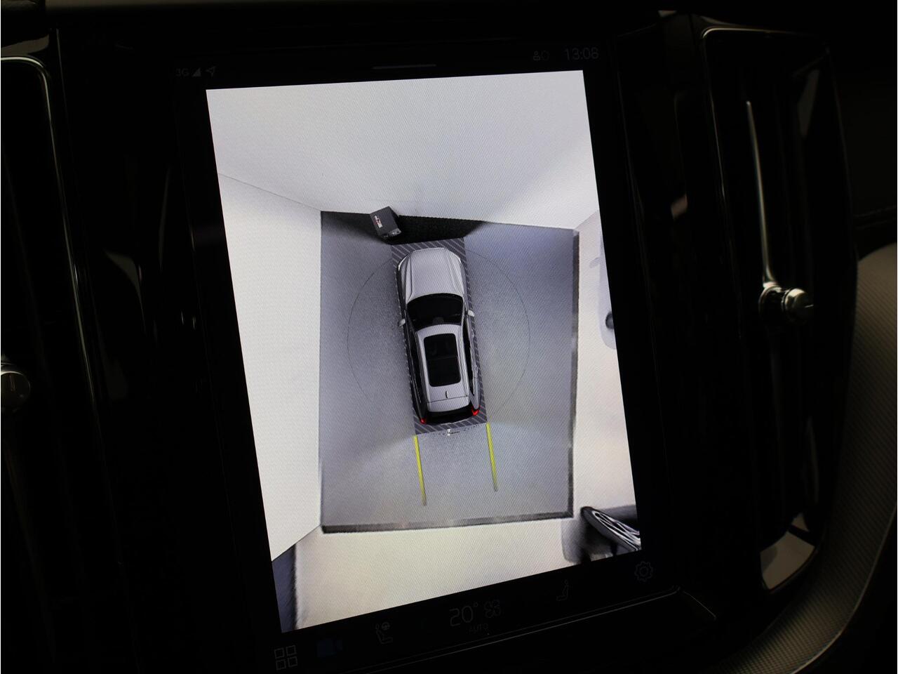 Volvo XC60 2.0 T6 Plug-in hybrid AWD Ultra Dark / Trekhaak / Head up displ. / Harman Kardon / 360 Camera / Elektrische Stoelen / Panoramadak /