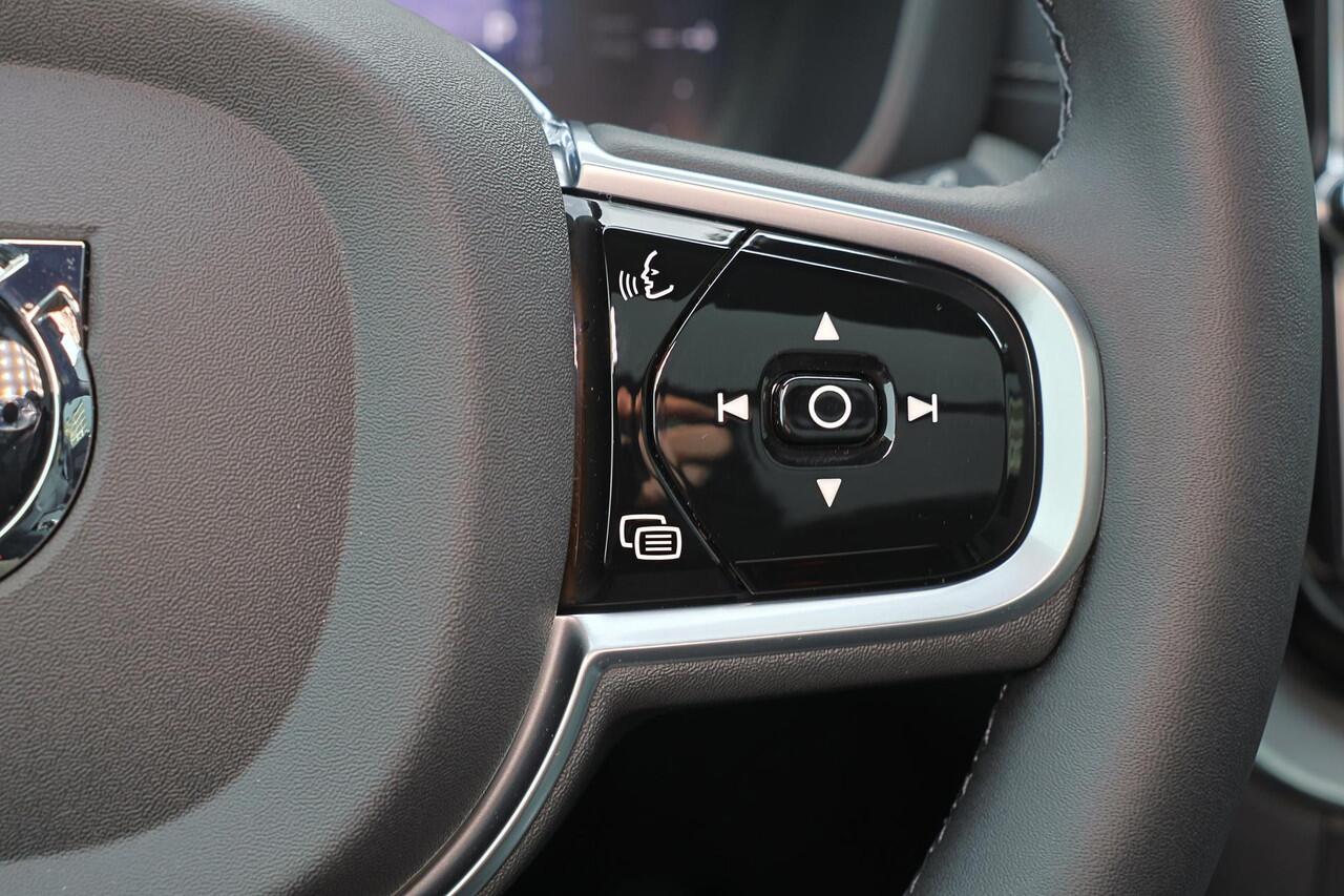 Volvo XC60 T6 Recharge AWD Ultra Black Edition - Panorama/schuifdak - IntelliSafe Assist & Surround - 360º Camera - Harman/Kardon audio - Adaptieve LED koplampen - Verwarmde voorstoelen, stuur & achterbank - Parkeersensoren voor & achter - Elektr. bedienb. voorstoel