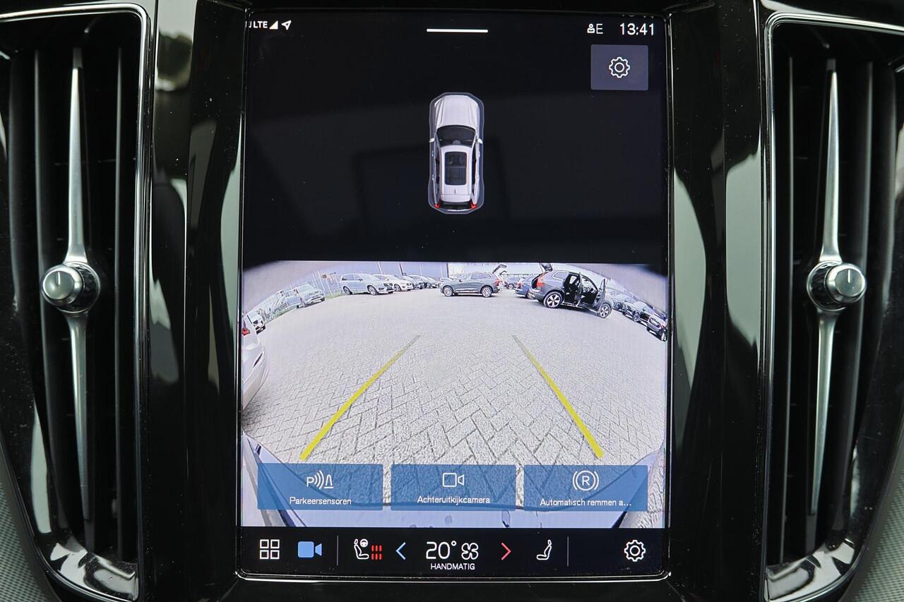 Volvo XC60 T6 Recharge AWD Core Bright - Panorama/schuifdak - IntelliSafe Assist & Surround - Harman/Kardon audio - Adaptieve LED koplampen - Parkeercamera achter - Verwarmde voorstoelen, stuur & achterbank - Parkeersensoren voor & achter - Elektr. bedienb. voorstoe