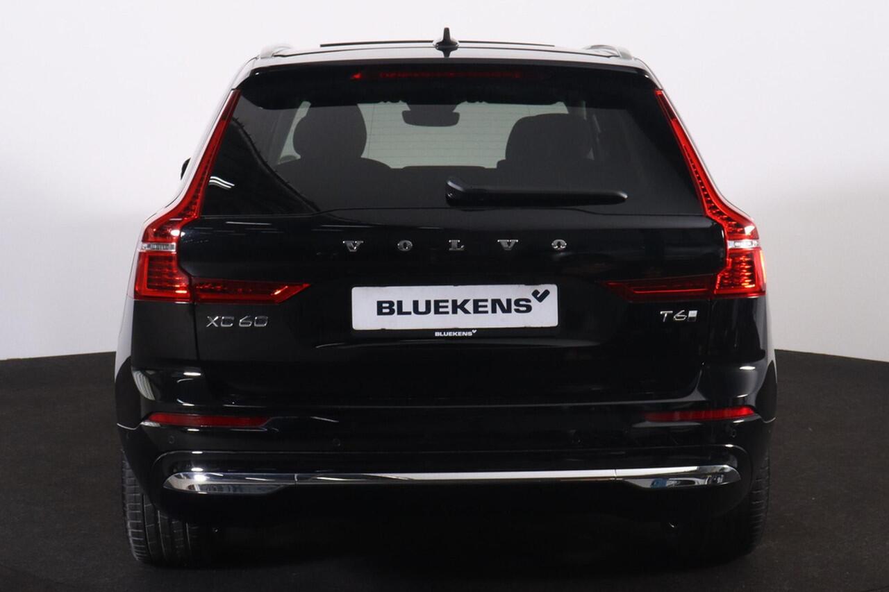 Volvo XC60 T6 Recharge AWD Plus Dark - Luchtvering - Panorama/schuifdak - IntelliSafe Assist & Surround - 360º Camera - Harman/Kardon audio - Adaptieve LED koplampen - Verwarmde voorstoelen, stuur & achterbank - Parkeersensoren voor & achter - Elektr. bedienb. voors