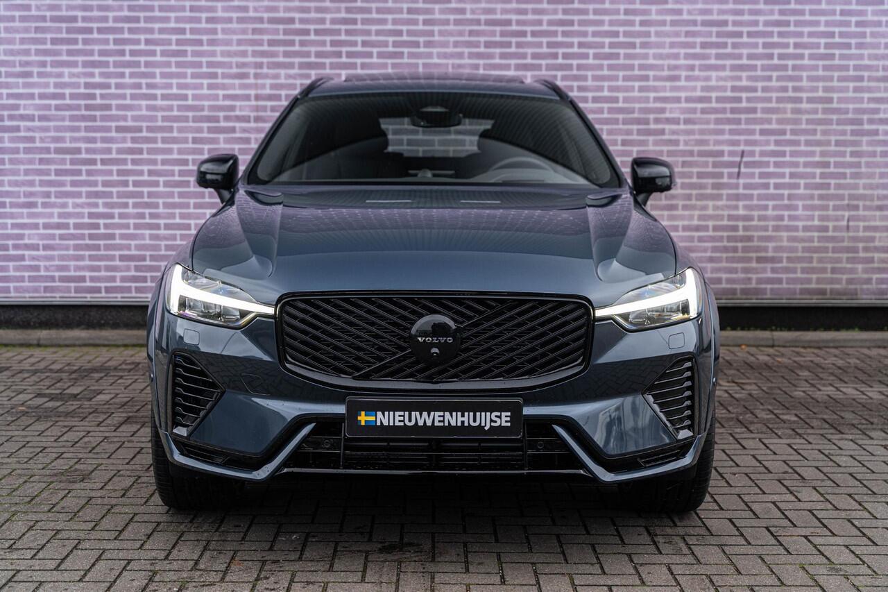 Volvo XC60 2.0 T6 Plug-in hybrid AWD Plus Black Edition | Panoramadak | 360 camera | Head-up display | Luchtvering | 22" lichtmetalen velgen | Getint Glas | Harman Kardon audio | Keyless Entry | Adaptive Cruise Control | Premium pakket |