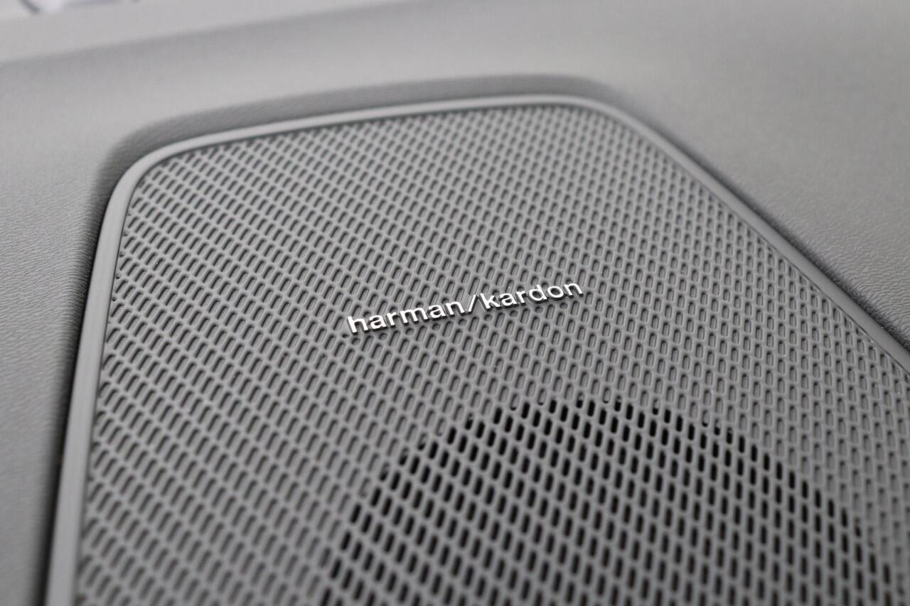 Volvo XC60 T6 Plug-in hybrid Plus Black Edition | FACELIFT | MY2026! | Luchtvering | Head-Up | 360° Camera | ACC