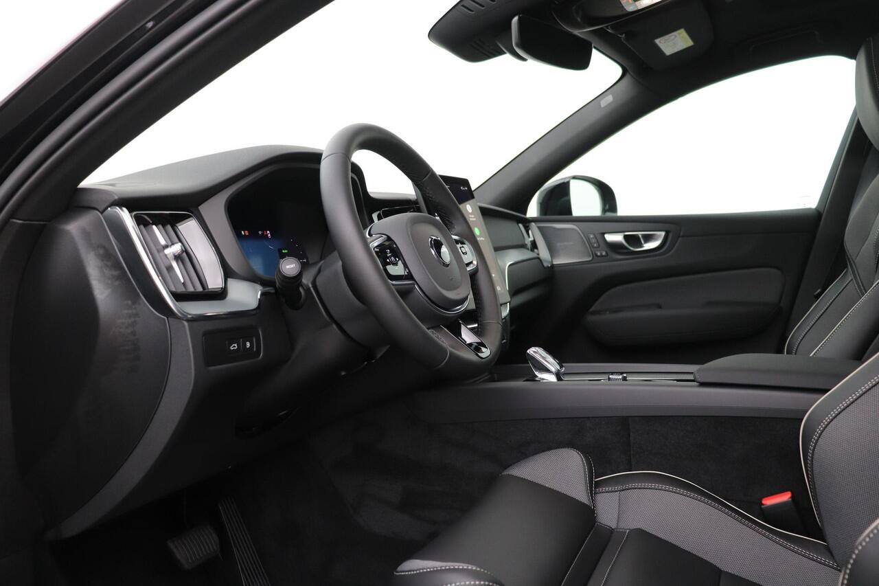 Volvo XC60 T6 Plug-in hybrid Plus Black Edition | FACELIFT | MY2026! | Luchtvering | Head-Up | 360° Camera | ACC