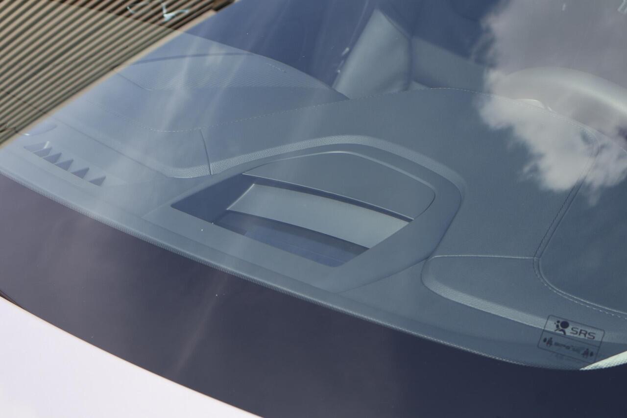 Volvo XC60 T6 Plug-in hybrid AWD Ultra Dark | Trekhaak elektr. | Head-up display | Panoramadak