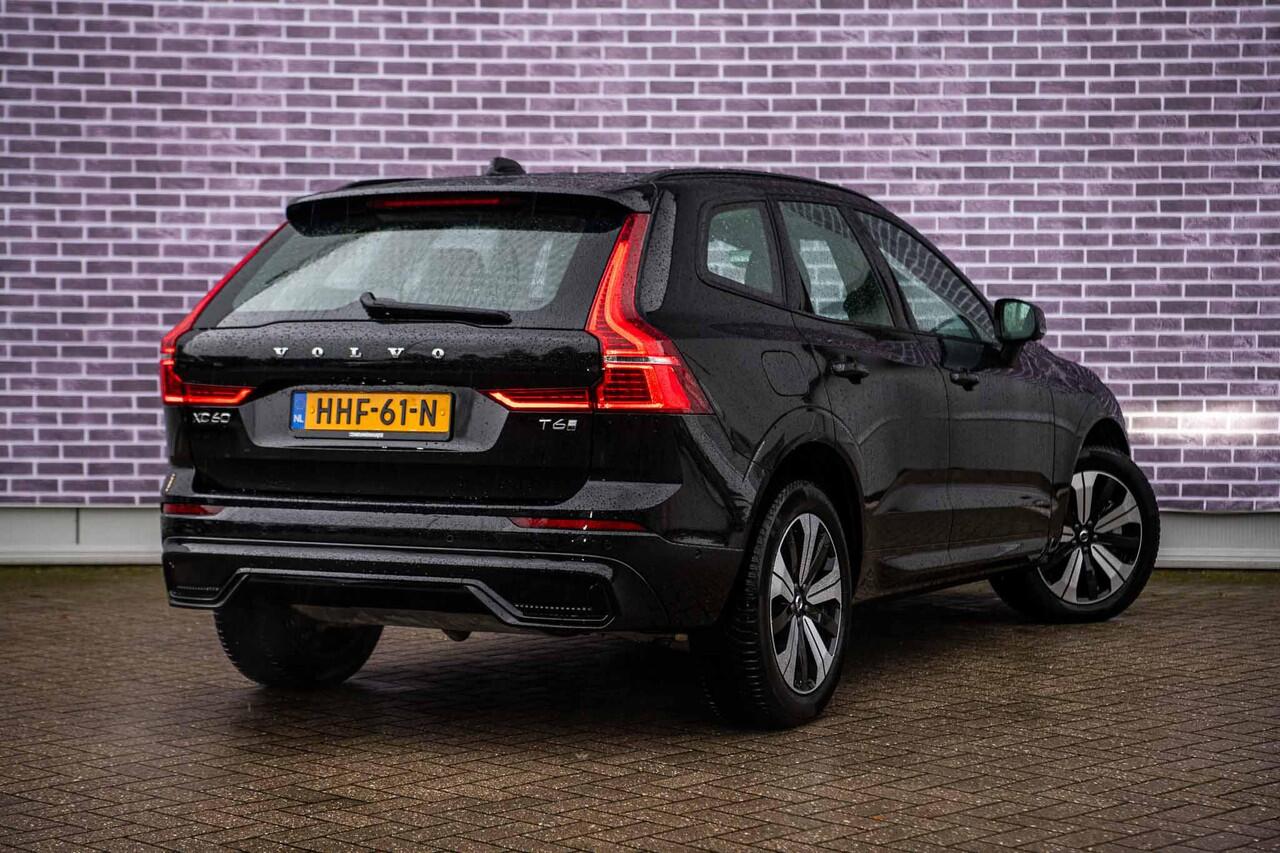 Volvo XC60 2.0 T6 Plug-in hybrid AWD Plus Dark | Adaptieve cruise control | Trekhaak | Stoel- en stuurverwarming | BLIS | Panorama dak |Schuif/kanteldak | Elektrisch verstelbare voorstoelen met geheugen |