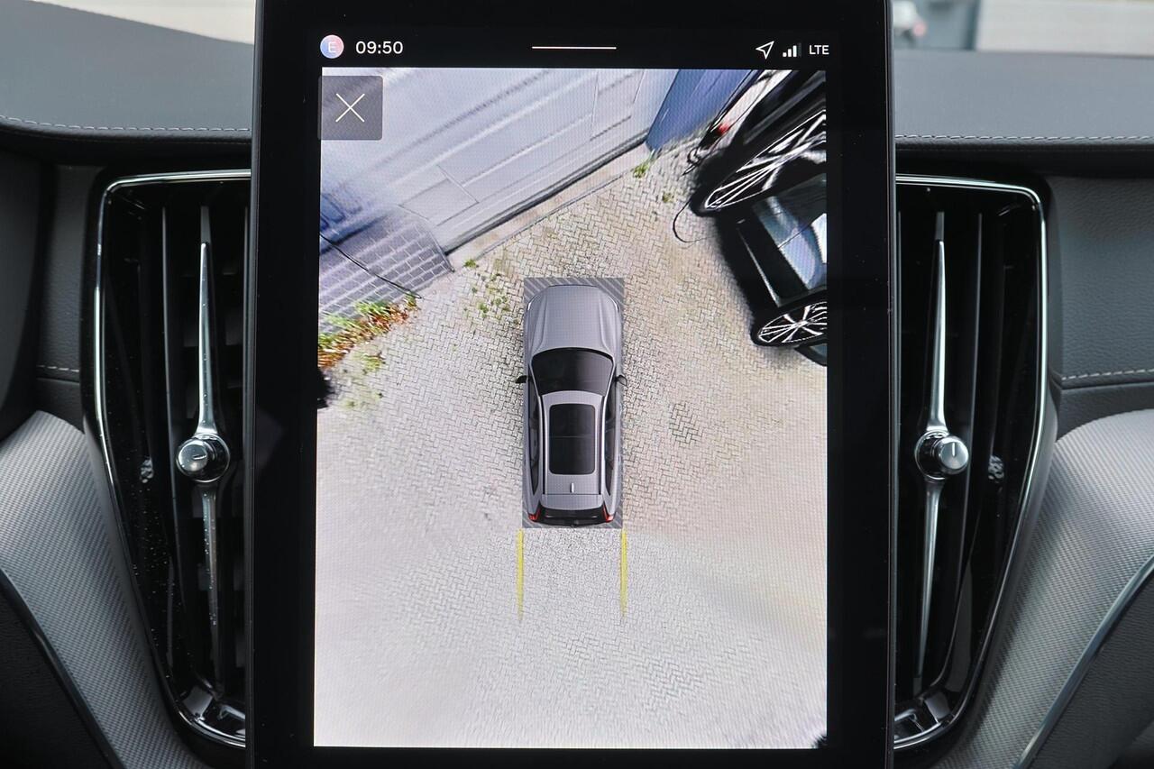 Volvo XC60 T6 Recharge AWD Ultra Black Edition - Panorama/schuifdak - IntelliSafe Assist & Surround - 360º Camera - Harman/Kardon audio - Adaptieve LED koplampen - Verwarmde voorstoelen, stuur & achterbank - Parkeersensoren voor & achter - Elektr. bedienb. voorstoel