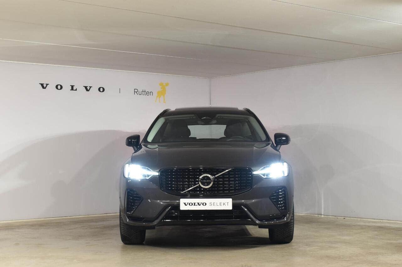 Volvo XC60 T6 350PK Automaat Plug-in Hybrid AWD Plus Dark / Navigatie / 360 Camera / Adaptieve Cruise Control / Stuur & Stoelverwarming / Elektr. Achterklep / Schuifdak / Trekhaak