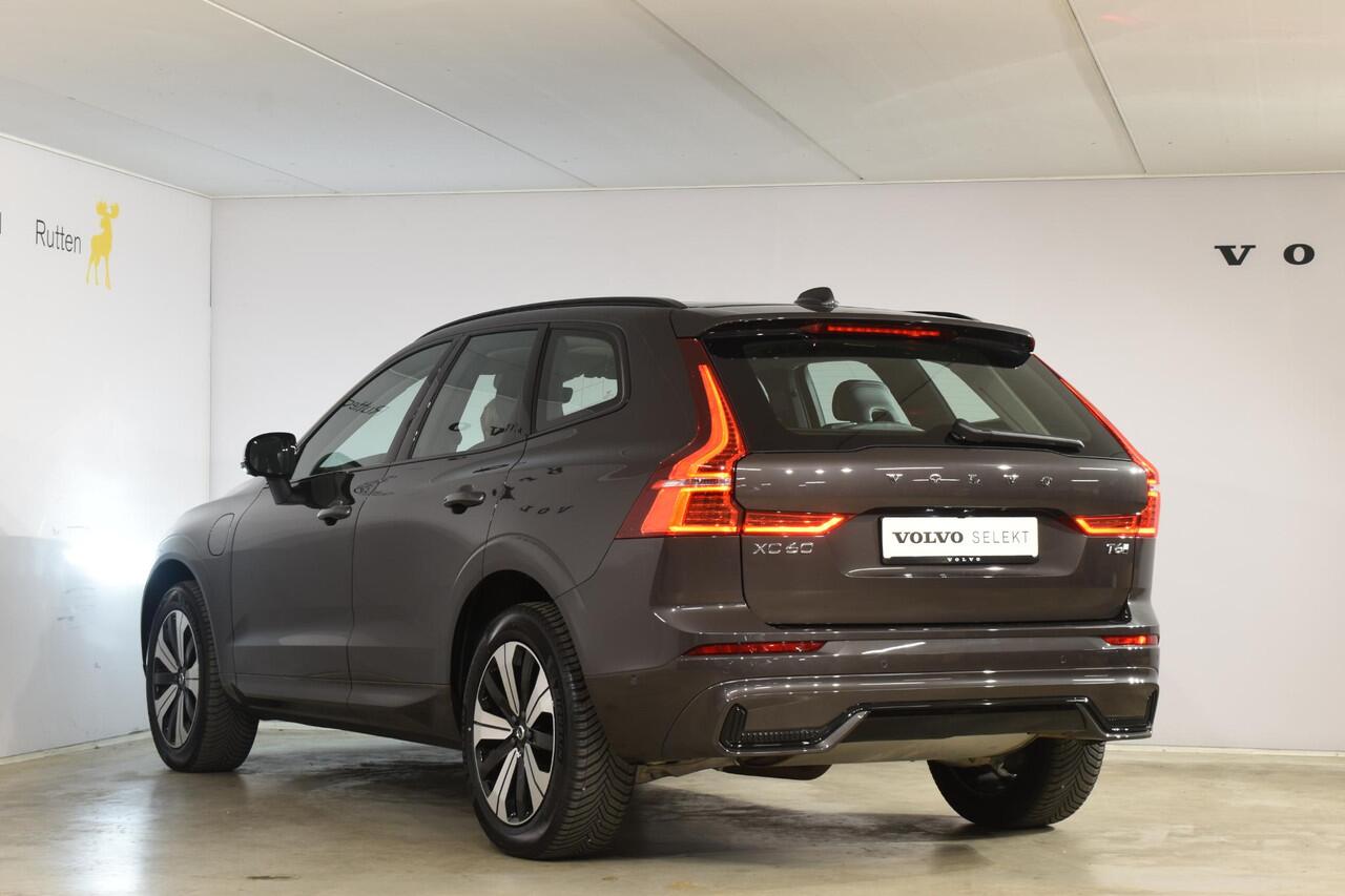 Volvo XC60 T6 350PK Automaat Plug-in Hybrid AWD Plus Dark / Navigatie / 360 Camera / Adaptieve Cruise Control / Stuur & Stoelverwarming / Elektr. Achterklep / Schuifdak / Trekhaak