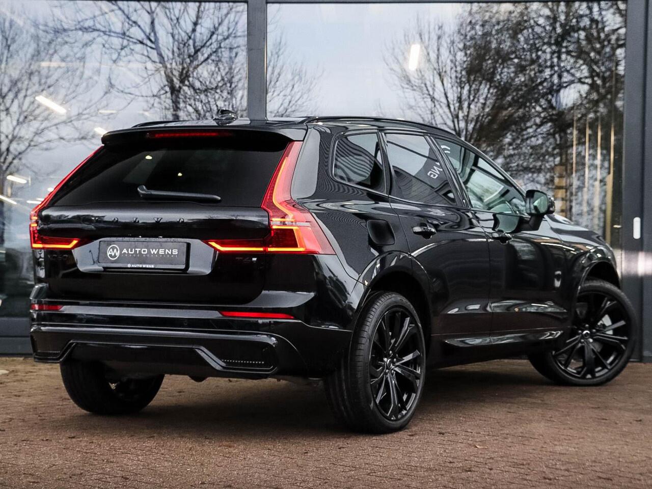 Volvo XC60 T6 AWD Plus Black Edition MY2026 Panodak 21'' Harman Kardon Zwarte hemel