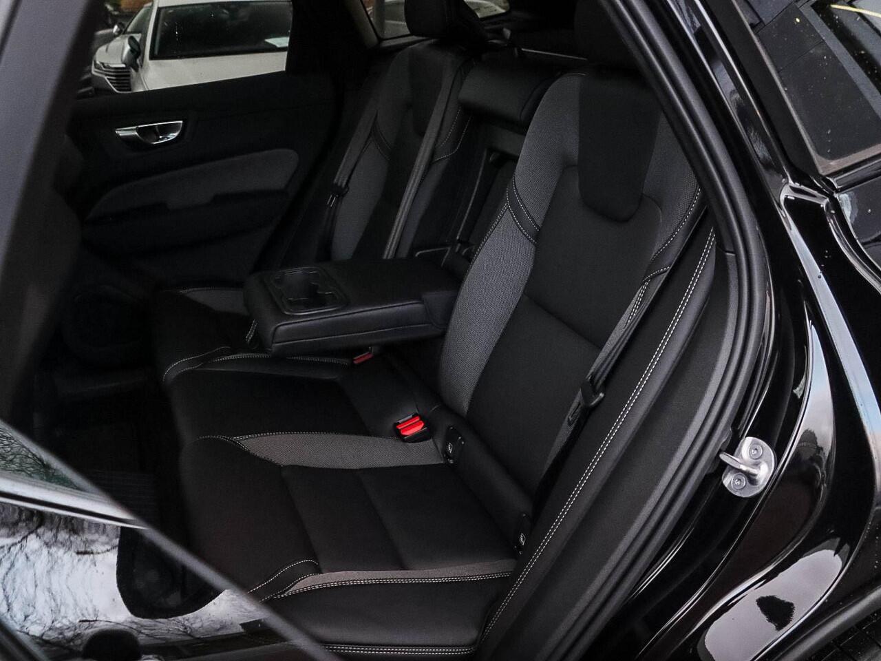 Volvo XC60 T6 AWD Plus Black Edition MY2026 Panodak 21'' Harman Kardon Zwarte hemel