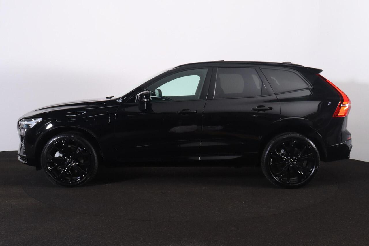 Volvo XC60 T6 Recharge AWD Ultra Black Edition - Panorama/schuifdak - IntelliSafe Assist & Surround - 360º Camera - Harman/Kardon audio - Adaptieve LED koplampen - Verwarmde voorstoelen, stuur & achterbank - Parkeersensoren voor & achter - Elektr. bedienb. voorstoel