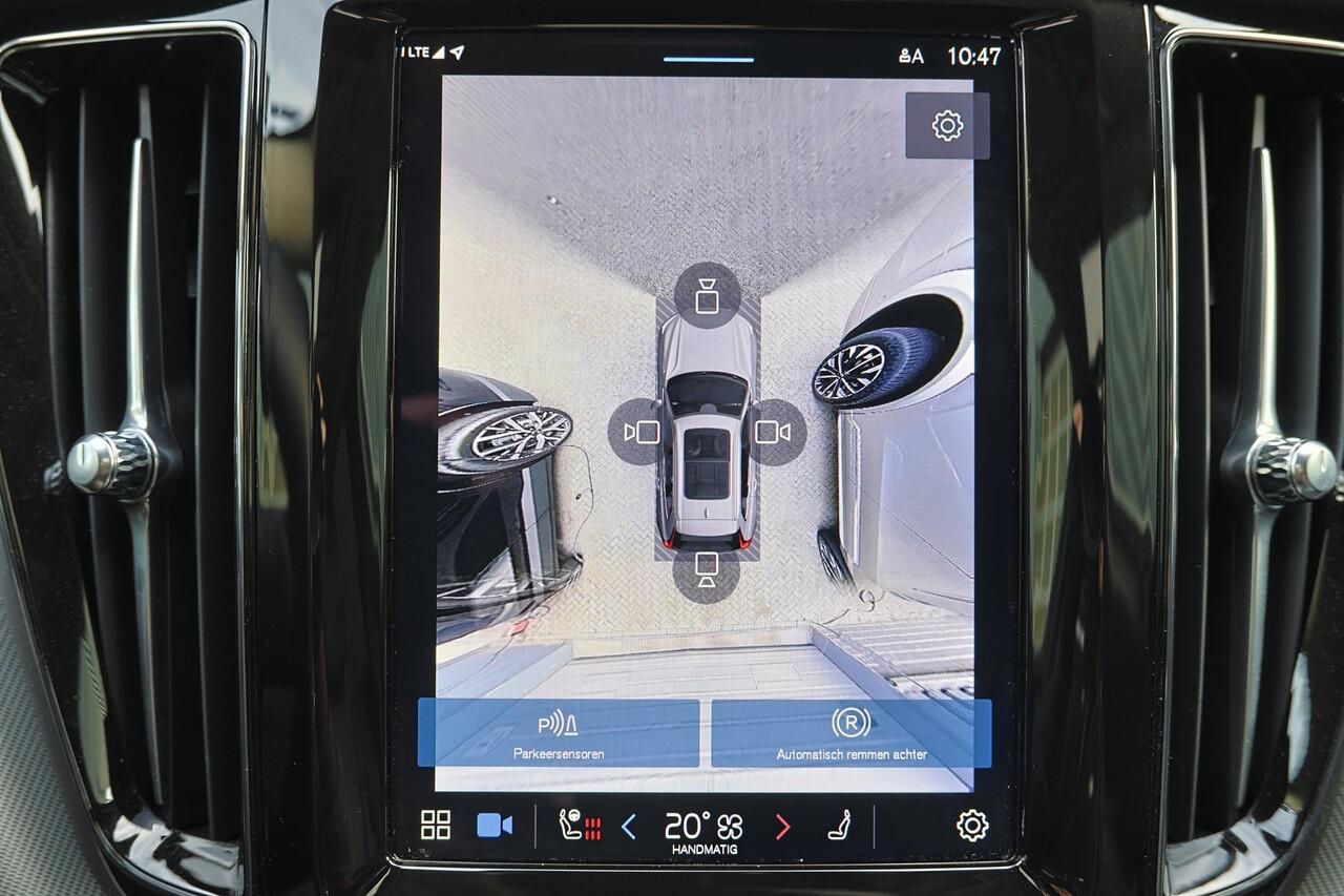 Volvo XC60 T6 Recharge AWD Plus Bright - Luchtvering - Panorama/schuifdak - IntelliSafe Assist & Surround - 360º Camera - Harman/Kardon audio - Adaptieve LED koplampen - Verwarmde voorstoelen, stuur & achterbank - Parkeersensoren voor & achter - Elektr. bedienb. voo