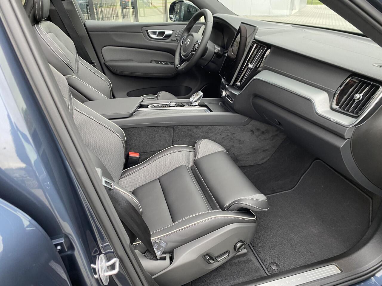 Volvo XC60 2.0 T6 Plug-in hybrid AWD Ultra Black Edition Facelift|HUD|360