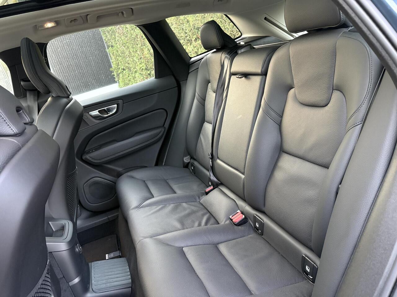 Volvo XC60 T6 Plug-in hybrid AWD Ultra Dark | Harman/Kardon | stoel/stuurverwarming | 360 camera | trekhaak |