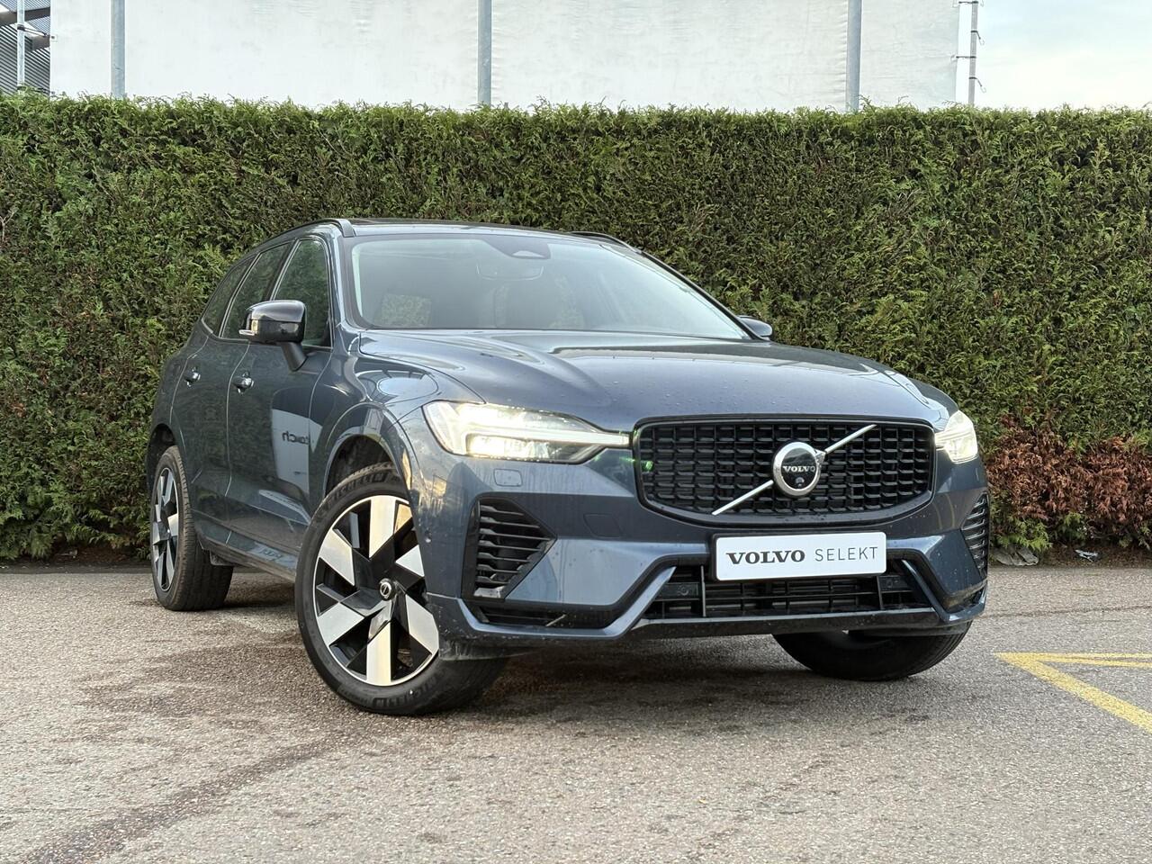 Volvo XC60 T6 Plug-in hybrid AWD Ultra Dark | Harman/Kardon | stoel/stuurverwarming | 360 camera | trekhaak |