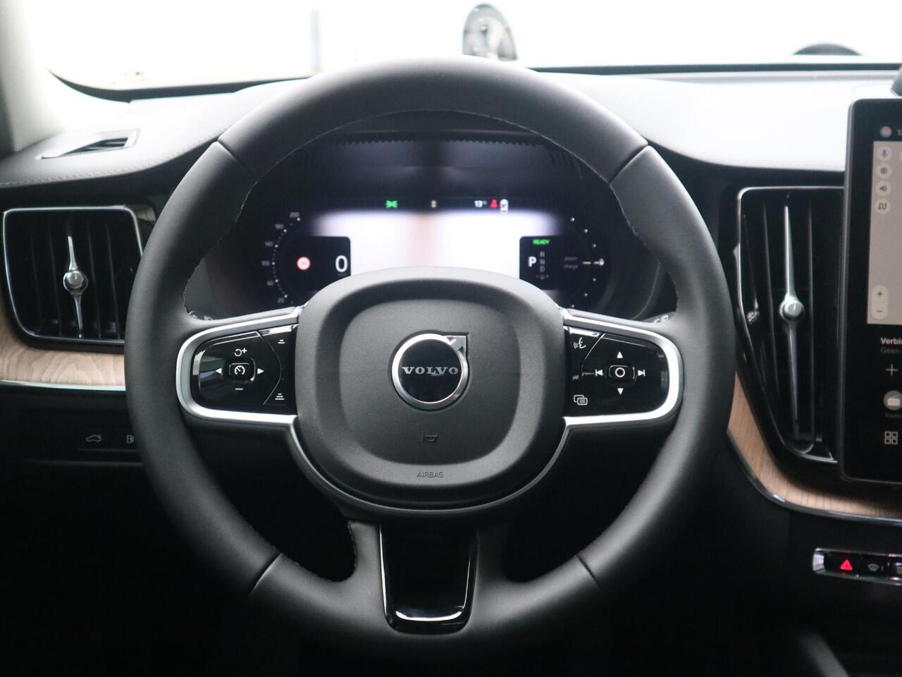 Volvo XC60 2.0 T6 Plug-in hybrid AWD Ultra Dark | Full Option!| MY26| Bowers & Wilkins audiosysteem| Luchtvering|