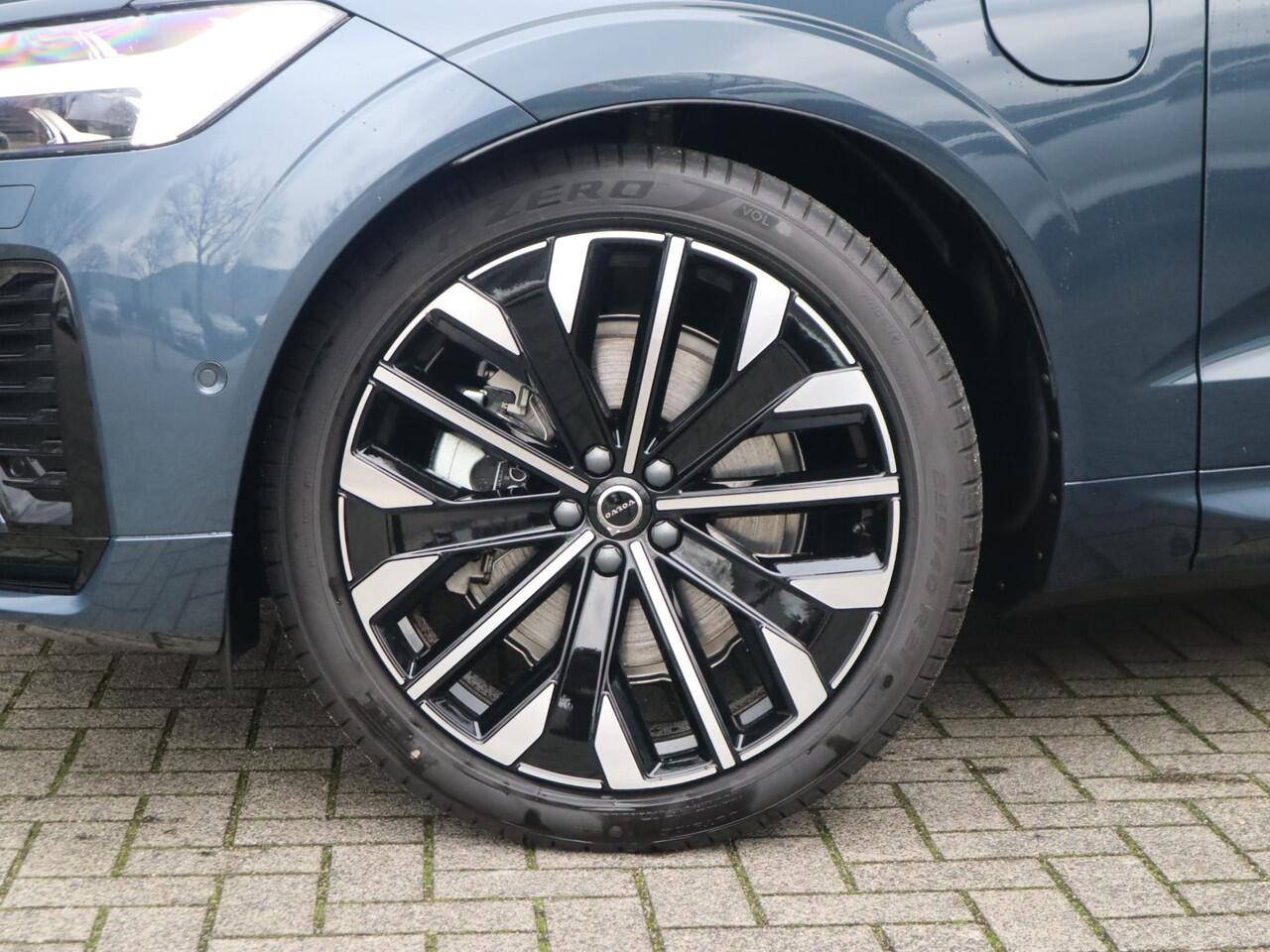 Volvo XC60 2.0 T6 Plug-in hybrid AWD Ultra Dark | Full Option!| MY26| Bowers & Wilkins audiosysteem| Luchtvering|