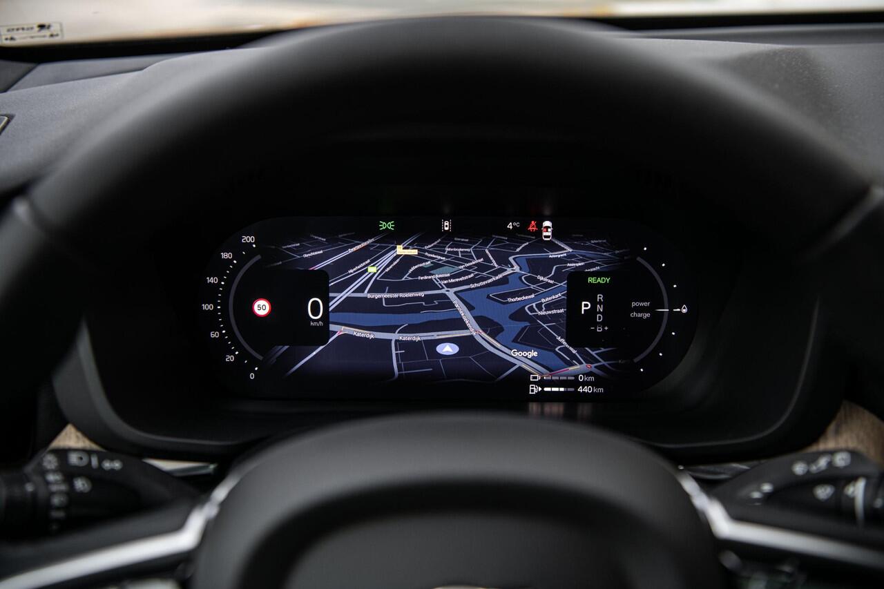 Volvo XC60 2.0 T6 Plug-in hybrid AWD Dark | Heico Body Kit | Panoramadak | 22" Velgen | Trekhaak| Getint Glas | Head-Up | 360 Camera | Panoramadak | Sportonderstel |