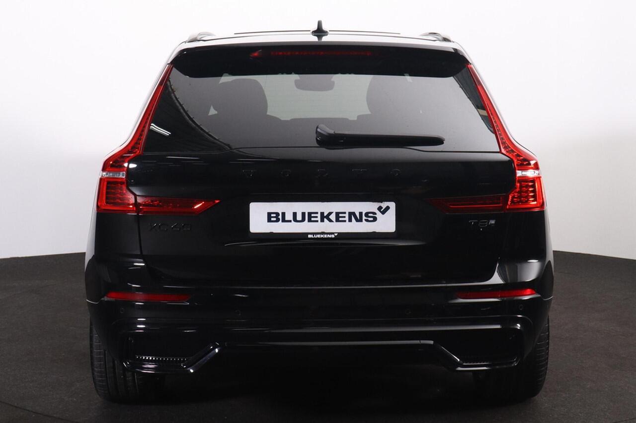 Volvo XC60 T8 Recharge AWD Ultra Black Edition - Luchtvering - Panorama/schuifdak - IntelliSafe Assist & Surround - 360º Camera - Harman/Kardon audio - Adaptieve LED koplampen - Verwarmde voorstoelen, stuur & achterbank - Parkeersensoren voor & achter - Elektr. bedi