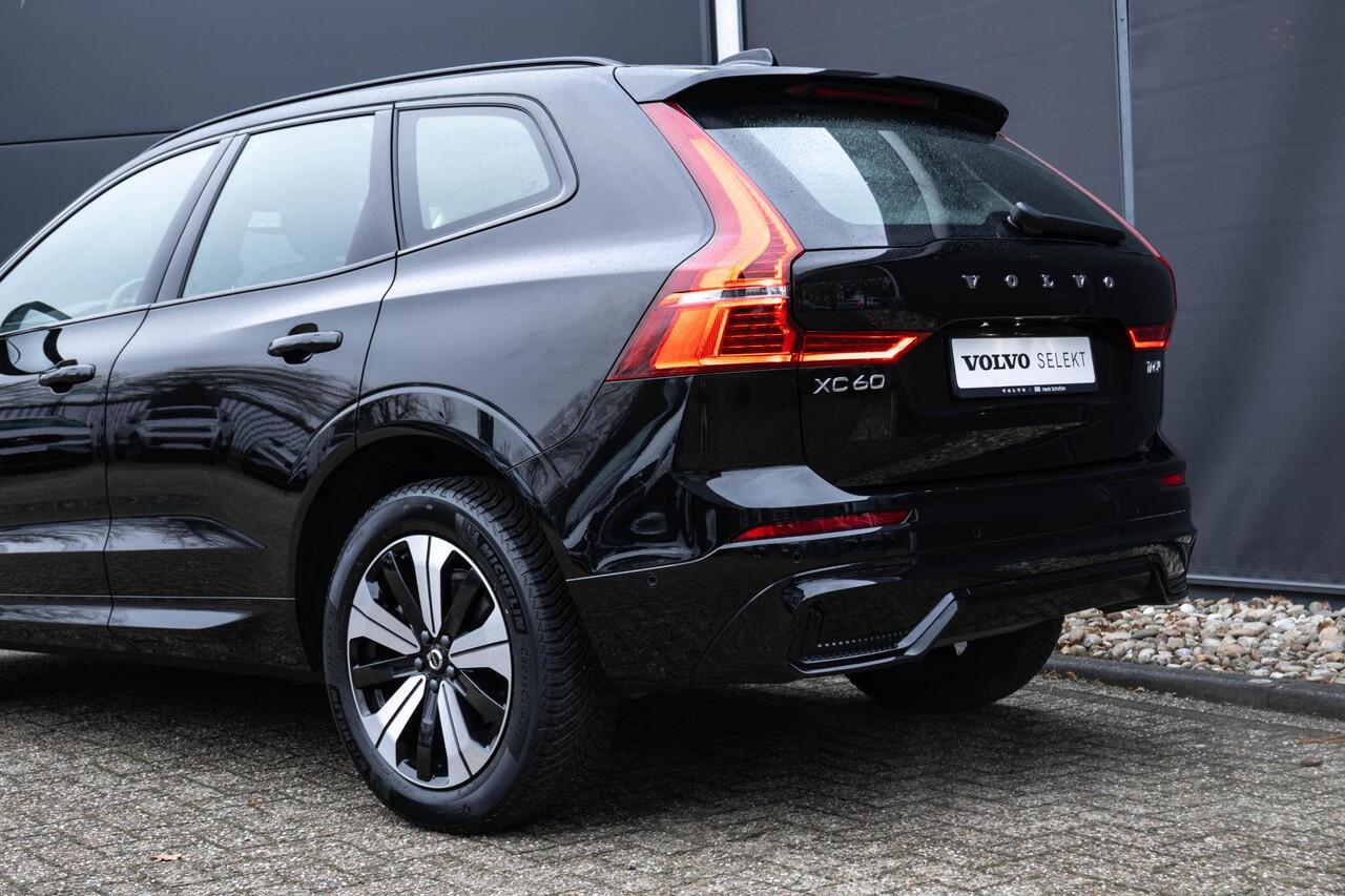 Volvo XC60 2.0 T6 Plug-in hybrid AWD Plus Dark Premium Audio by Harman en Kardon| Panoramadak| Semi Electrische Trekhaak| Lederen Interieur| Adaptieve Cruise Control| Blind Spot| Interieur Voorverwarming| Keyless Entry.