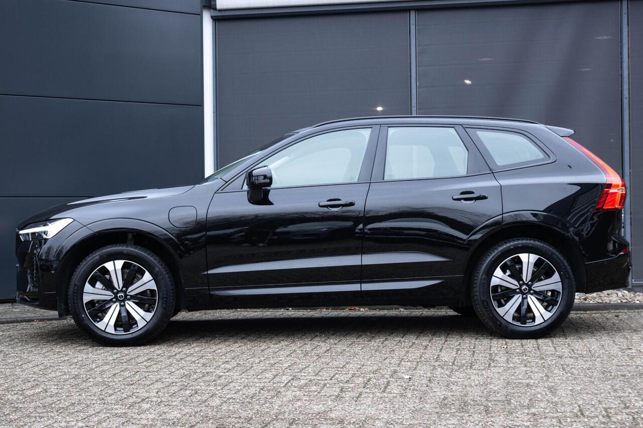 Volvo XC60 2.0 T6 Plug-in hybrid AWD Plus Dark Premium Audio by Harman en Kardon| Panoramadak| Semi Electrische Trekhaak| Lederen Interieur| Adaptieve Cruise Control| Blind Spot| Interieur Voorverwarming| Keyless Entry.