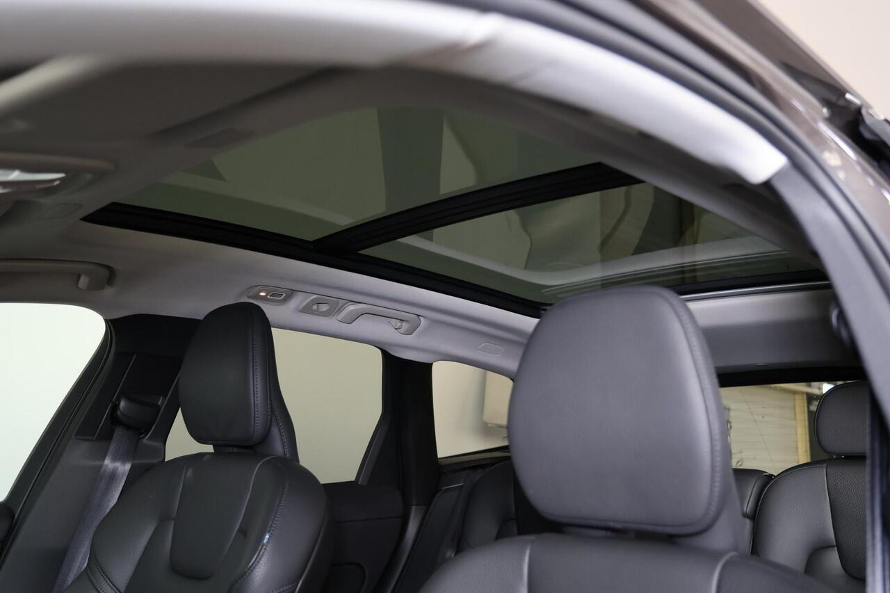 Volvo XC60 T6 Plug-in Hybrid AWD Plus Bright - LONG RANGE - Panorama/schuifdak - IntelliSafe Assist & Surround - 360º Camera - Harman/Kardon audio - Adaptieve LED koplampen - Verwarmde voorstoelen, stuur & achterbank - Parkeersensoren voor & achter - Elektr. bedienb