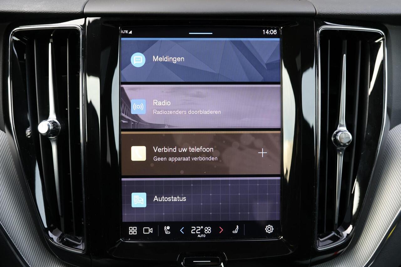 Volvo XC60 T6 Plug-in Hybrid AWD Plus Bright - LONG RANGE - Panorama/schuifdak - IntelliSafe Assist & Surround - 360º Camera - Harman/Kardon audio - Adaptieve LED koplampen - Verwarmde voorstoelen, stuur & achterbank - Parkeersensoren voor & achter - Elektr. bedienb