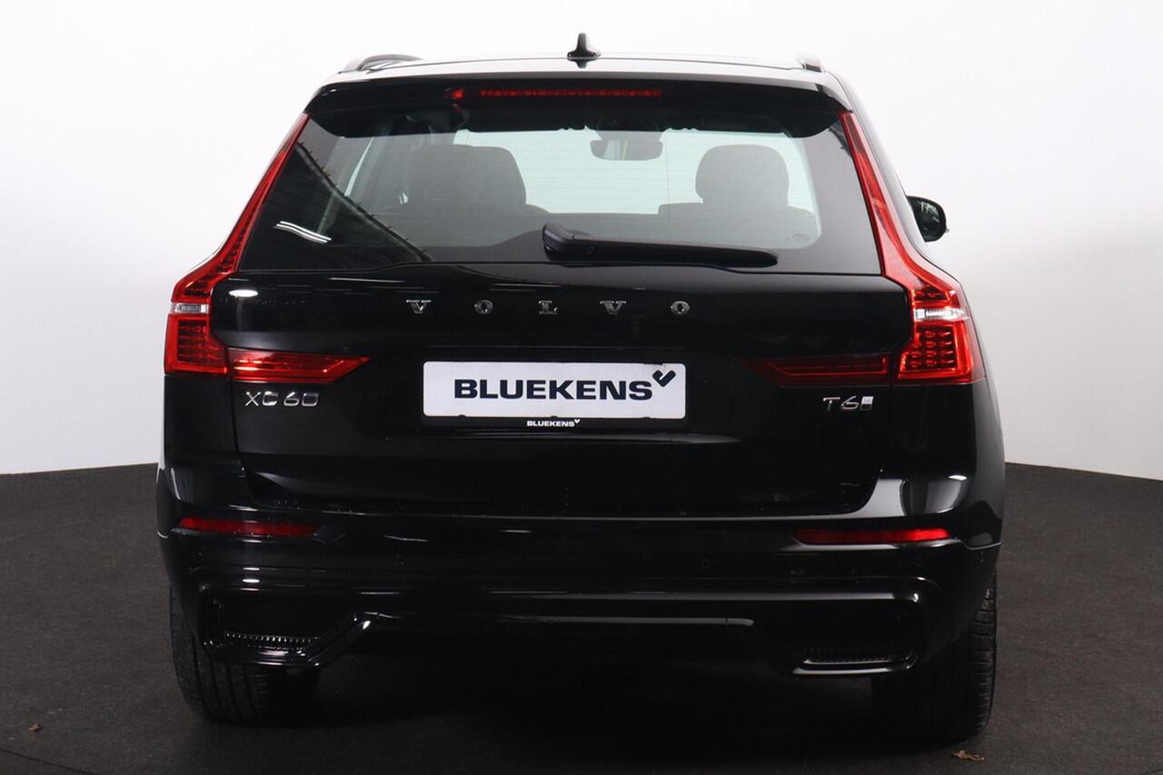 Volvo XC60 T6 Recharge AWD Ultra Dark - Panorama/schuifdak - IntelliSafe Assist & Surround - 360º Camera - Harman/Kardon audio - Adaptieve LED koplampen - Verwarmde voorstoelen, stuur & achterbank - Parkeersensoren voor & achter - Elektr. bedienb. voorstoelen met ge