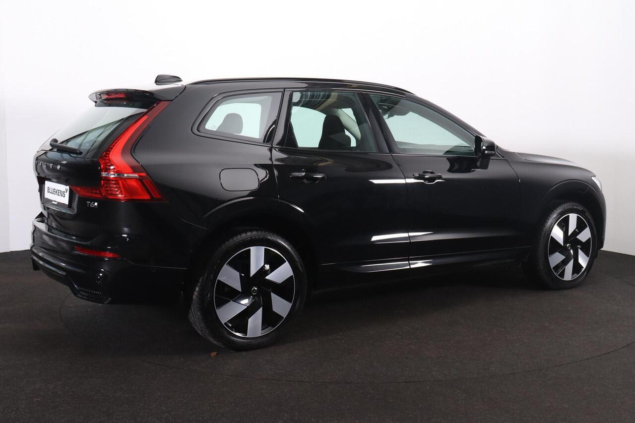 Volvo XC60 T6 Recharge AWD Ultra Dark - Panorama/schuifdak - IntelliSafe Assist & Surround - 360º Camera - Harman/Kardon audio - Adaptieve LED koplampen - Verwarmde voorstoelen, stuur & achterbank - Parkeersensoren voor & achter - Elektr. bedienb. voorstoelen met ge