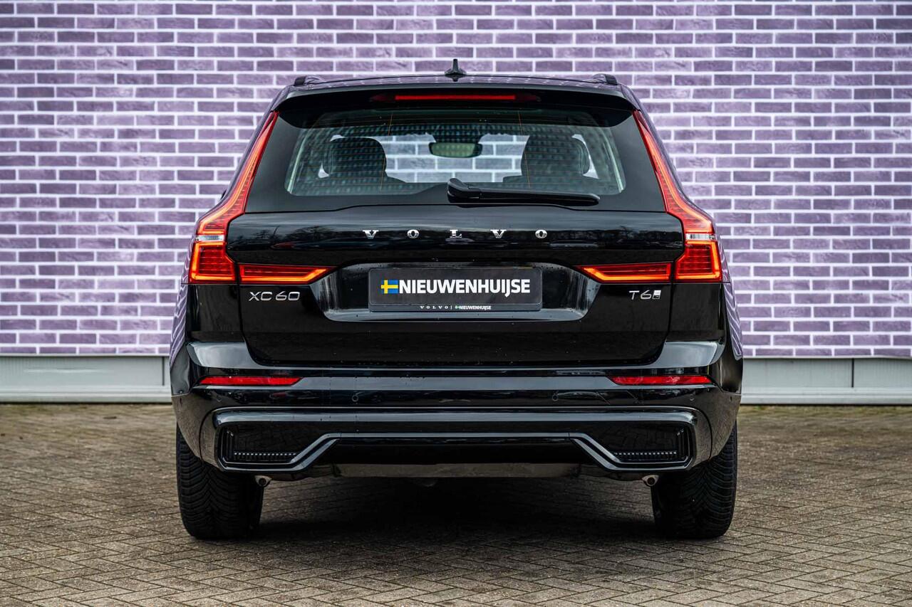 Volvo XC60 2.0 T6 Plug-in hybrid AWD Plus Dark | Adaptieve cruise control | Trekhaak | Stoel- en stuurverwarming | BLIS | Panorama dak |Schuif/kanteldak | Elektrisch verstelbare voorstoelen met geheugen |