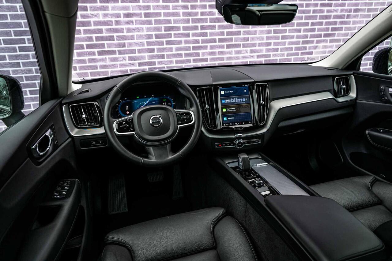 Volvo XC60 2.0 T6 Plug-in hybrid AWD Plus Dark | Adaptieve cruise control | Trekhaak | Stoel- en stuurverwarming | BLIS | Panorama dak |Schuif/kanteldak | Elektrisch verstelbare voorstoelen met geheugen |