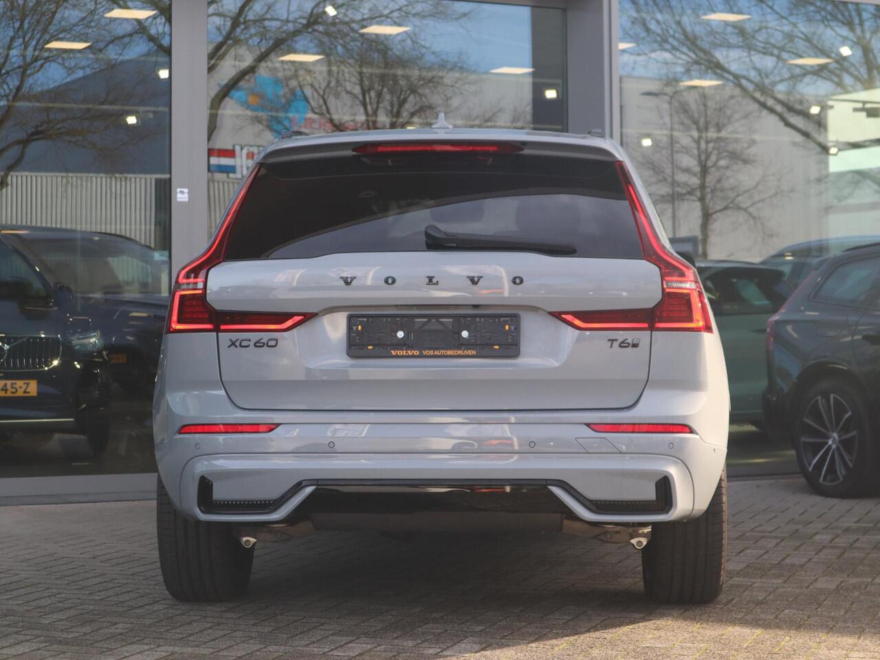 Volvo XC60 T6 Plug-in hybrid AWD Ultra Black Edition | Uit voorraad leverbaar | Harman Kardon | Panoramadak