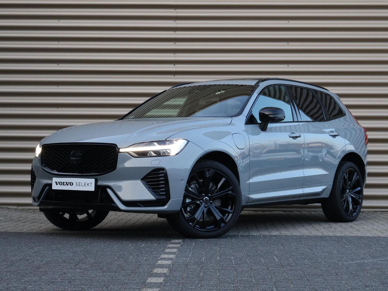 Volvo XC60 T6 Plug-in hybrid AWD Ultra Black Edition | Uit voorraad leverbaar | Harman Kardon | Panoramadak