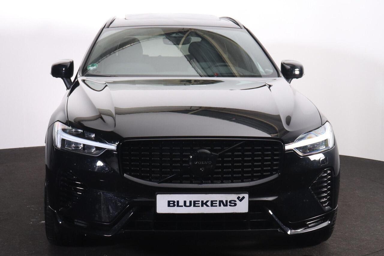 Volvo XC60 T6 Recharge AWD Plus Black Edition - Luchtvering - Panorama/schuifdak - IntelliSafe Assist & Surround - 360º Camera - Harman/Kardon audio - Adaptieve LED koplampen - Verwarmde voorstoelen, stuur & achterbank - Parkeersensoren voor & achter - Elektr. bedie