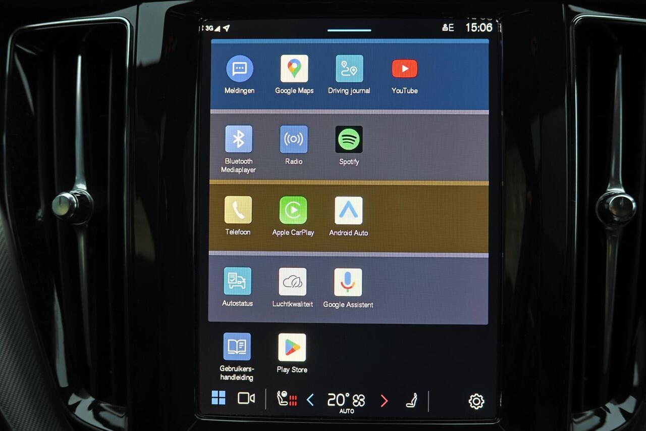 Volvo XC60 T6 Recharge AWD Plus Black Edition - Luchtvering - Panorama/schuifdak - IntelliSafe Assist & Surround - 360º Camera - Harman/Kardon audio - Adaptieve LED koplampen - Verwarmde voorstoelen, stuur & achterbank - Parkeersensoren voor & achter - Elektr. bedie