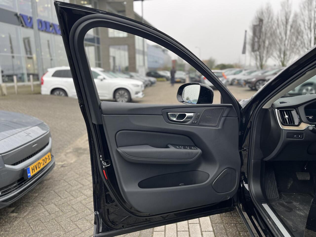 Volvo XC60 T6 Plug-in hybrid AWD Ultra Dark | Harman Kardon | Panoramadak | Trekhaak |