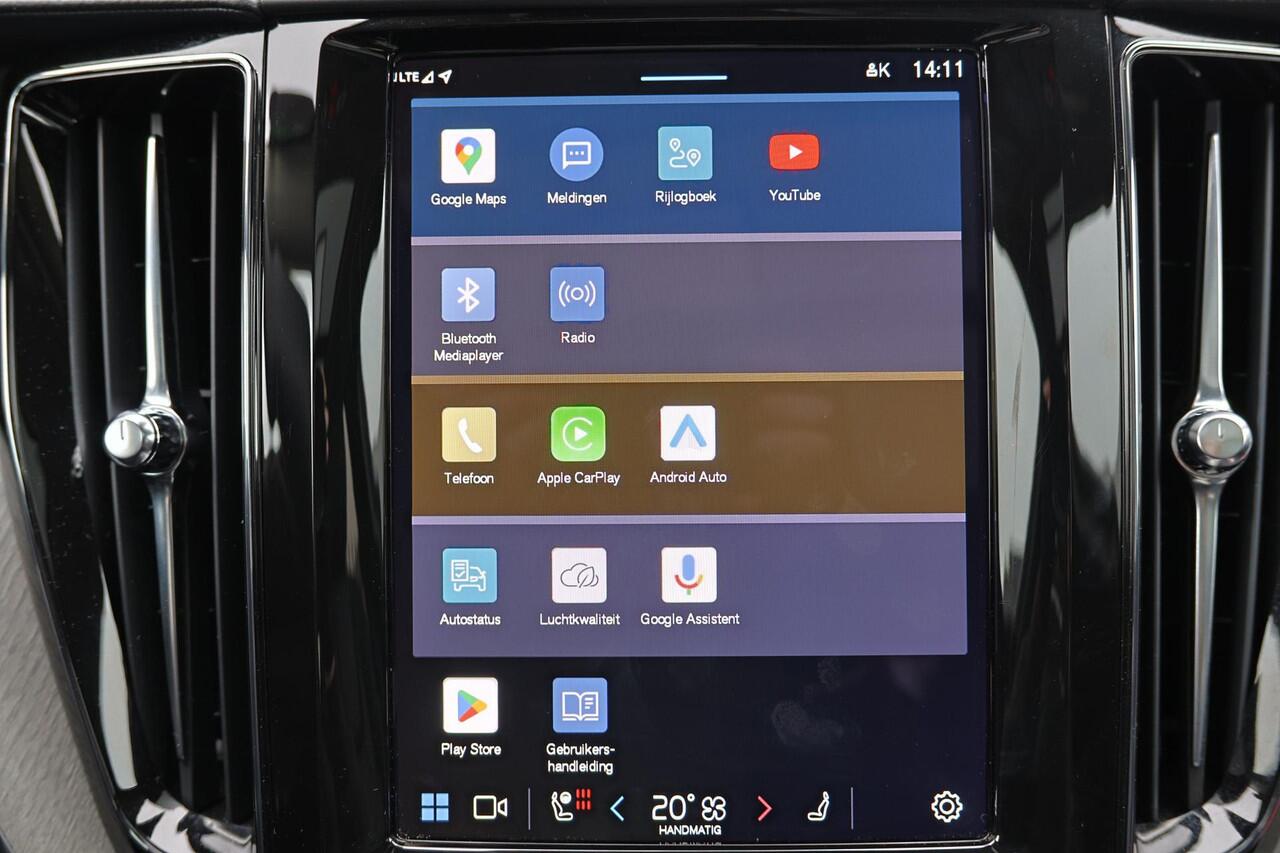 Volvo XC60 T6 Recharge AWD Ultra Bright - Luchtvering - Panorama/schuifdak - IntelliSafe Assist & Surround - 360º Camera - Adaptieve LED koplampen - Verwarmde voorstoelen, stuur & achterbank - Parkeersensoren voor & achter - Elektr. bedienb. voorstoelen met geheugen