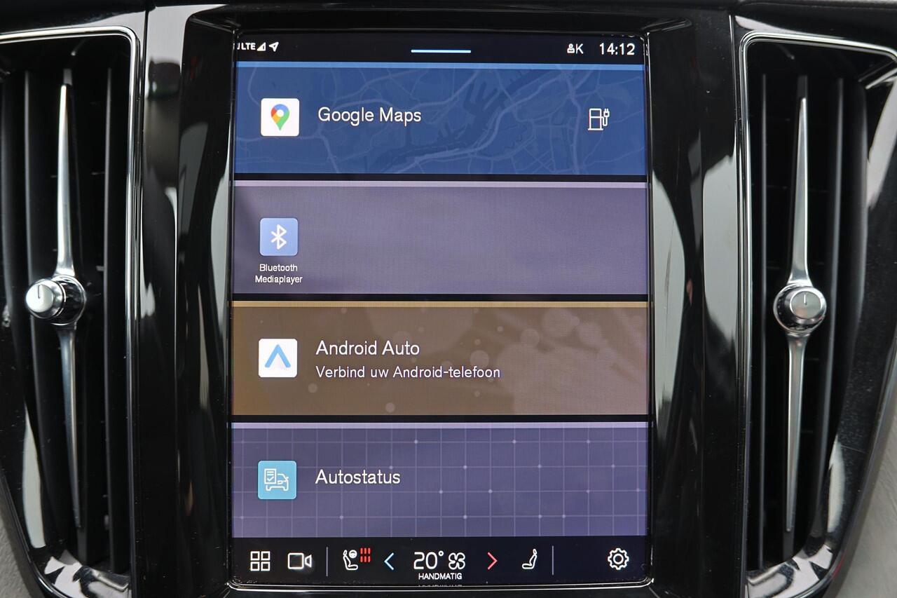 Volvo XC60 T6 Recharge AWD Ultra Bright - Luchtvering - Panorama/schuifdak - IntelliSafe Assist & Surround - 360º Camera - Adaptieve LED koplampen - Verwarmde voorstoelen, stuur & achterbank - Parkeersensoren voor & achter - Elektr. bedienb. voorstoelen met geheugen