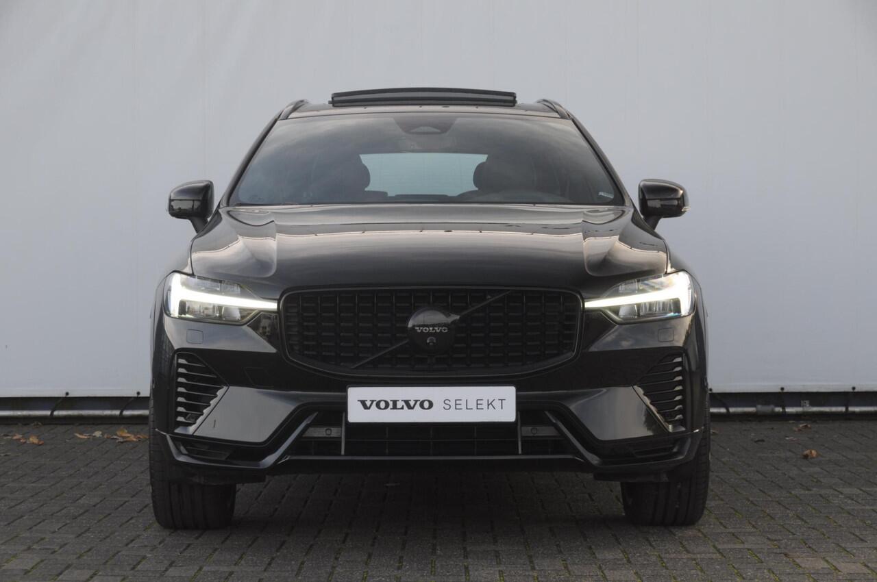 Volvo XC60 T6 350PK Automaat AWD Plus Black Edition / Trekhaak / Panoramadak / BLIS / Adaptieve cruise control / Keyless entry / Stoel - en stuurwielverwarming / elektrische stoelen met geheugen / Parkeersensoren met 360 camera / Elektrische achterklep